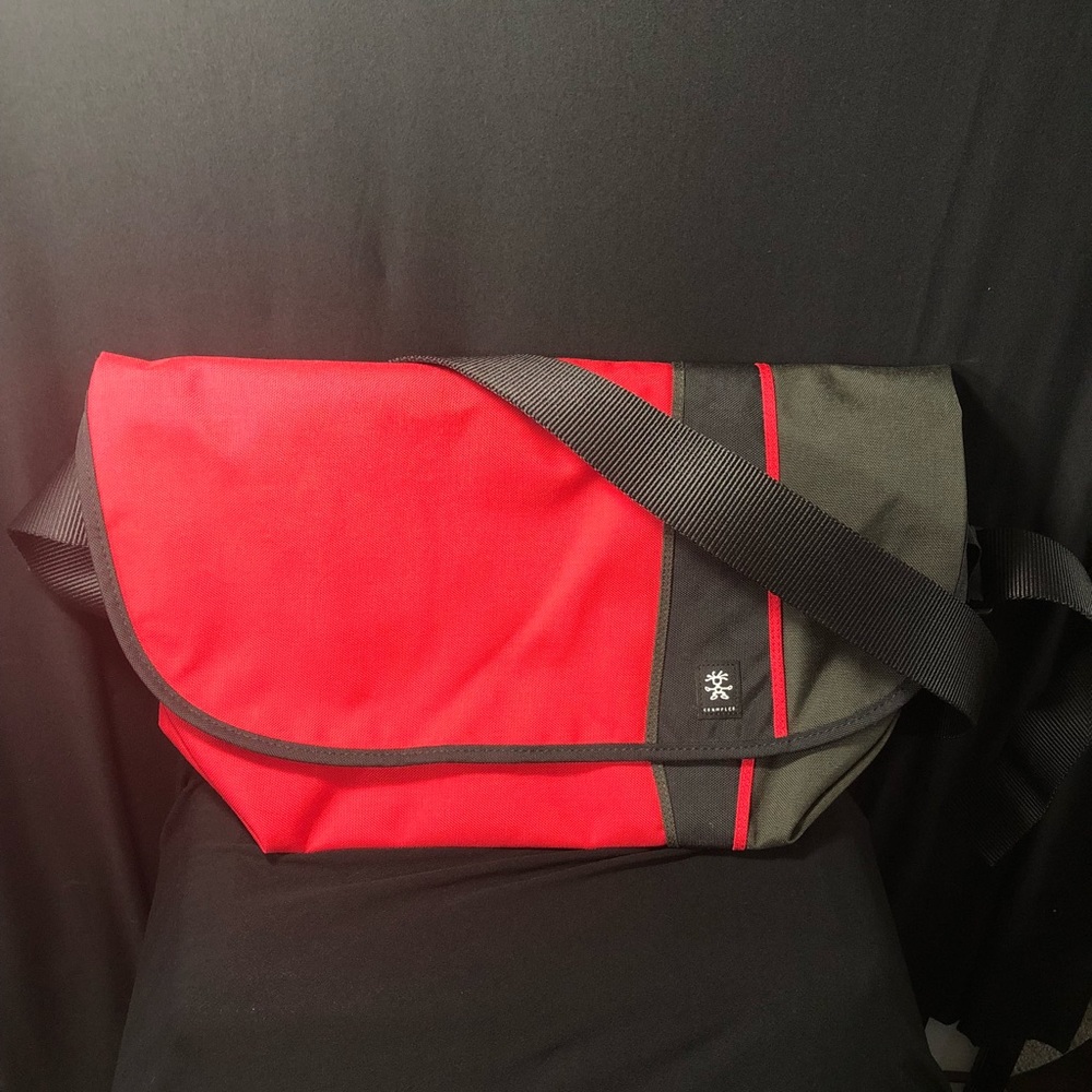 Red/Black Crumpler Western Lawn Messenger Bag